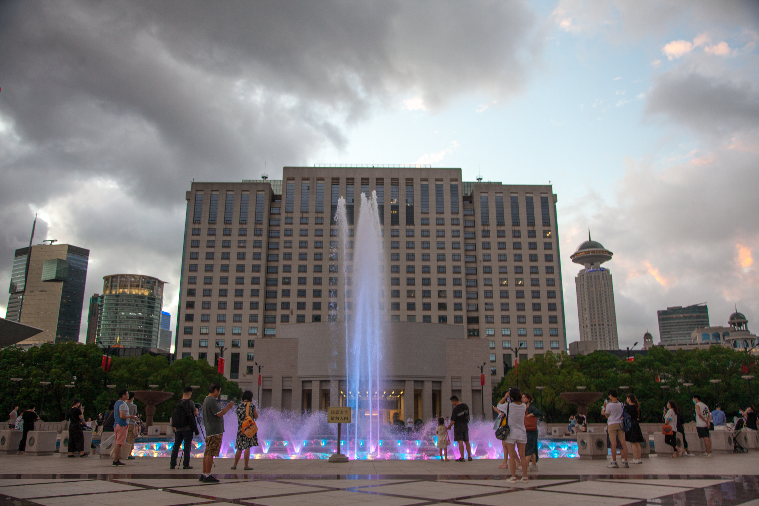 上海人民广场好玩吗(上海人民广场有哪些景点)