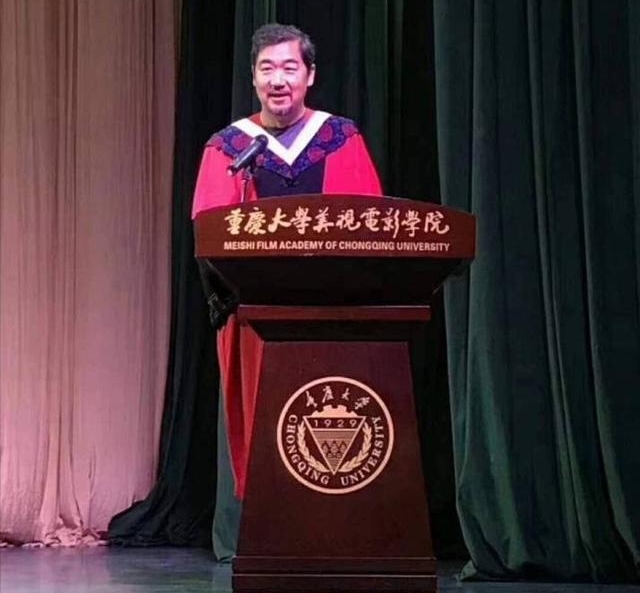 娱乐圈的“大学老师”：张杰特聘惹争议，陈翔返校遭抵制