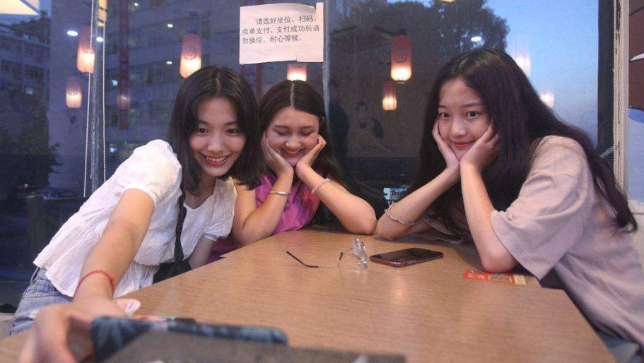 大学女寝室，学姐们深有体会，现实版“甄嬛传”