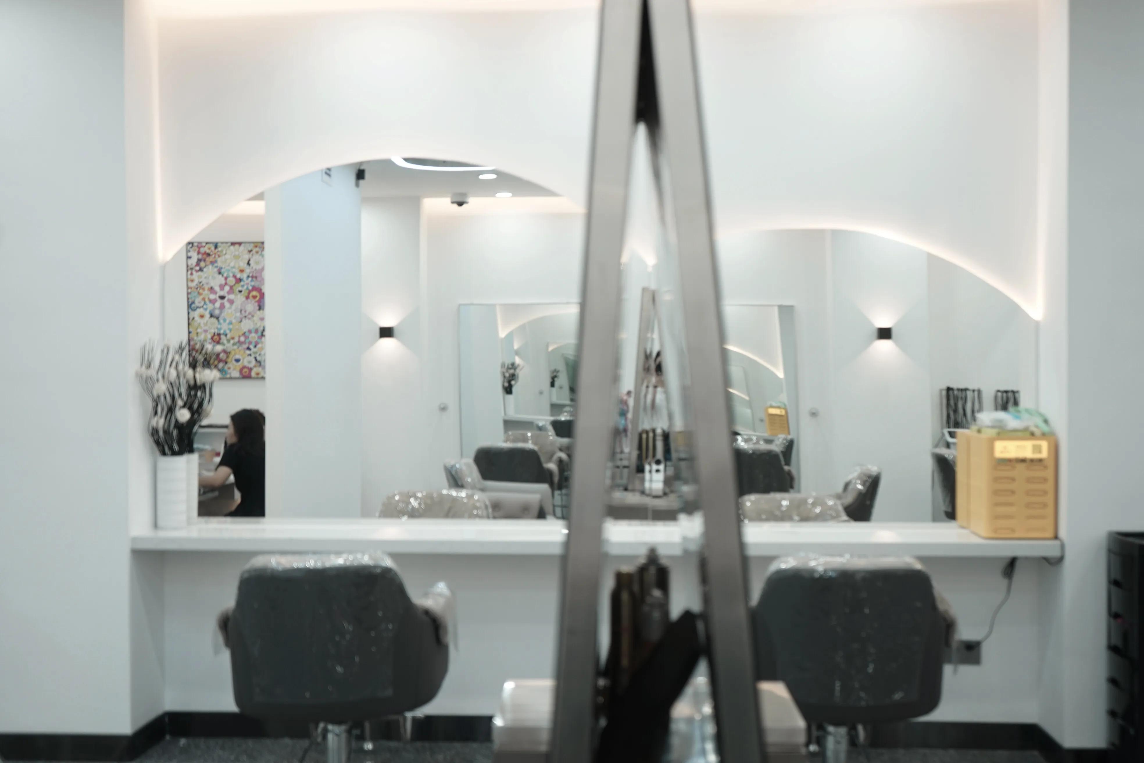 Caca hair salon | 理发店与不锈钢的艺术碰撞