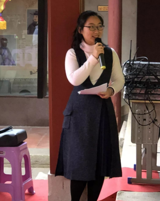 “豪气”高考状元火了，获得近百万奖金，全家人因此改变命运