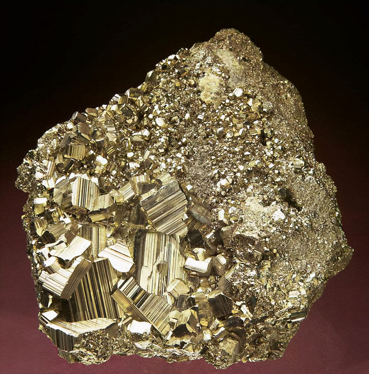 石墨和金刚石由什么元素构成(一种会变化"形态"的"神奇"矿物)