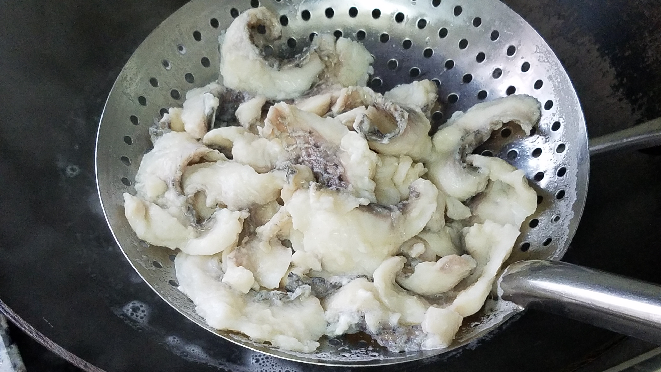 鱼片这样做才够味，我家经常吃的一道家常菜，简单好吃又下饭