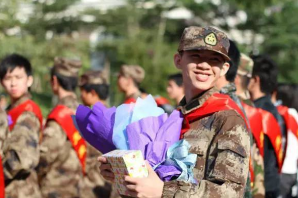 大学本科毕业生当兵优惠政策（大学生参军入伍）
