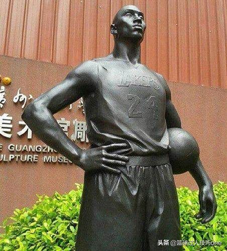 nba有哪些球队有球员的雕像(NBA球员的塑像：奥尼尔尴尬落户朝阳公园，最经典还是乔丹飞人)