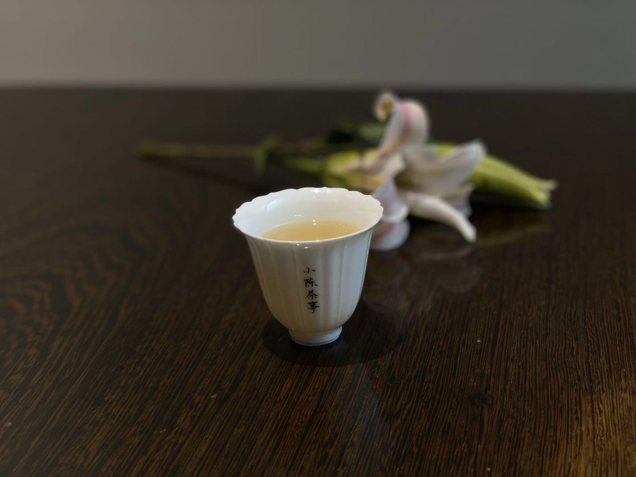 新白茶涩，滋味薄，不满3年不能喝，6个角度教你一次性认清白茶