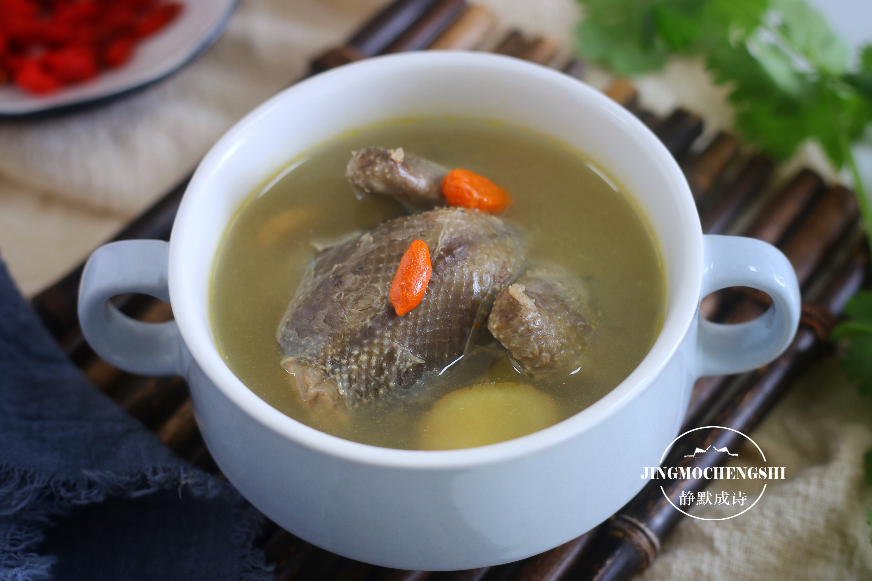 炖鸽子汤的做法如何炖鸽子汤家常做法