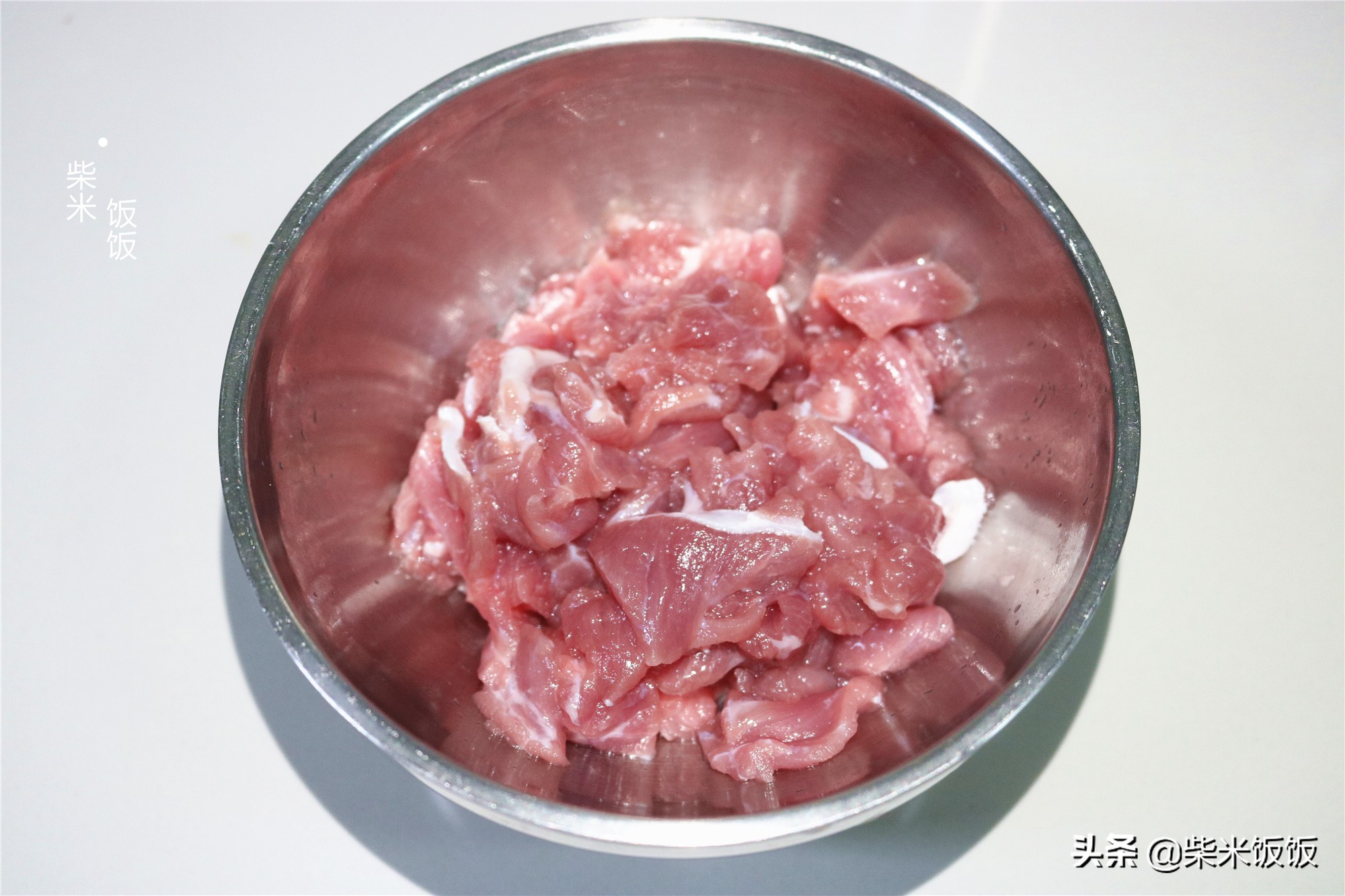 天冷了，早餐煮一锅皮蛋瘦肉粥，鲜香又暖胃，吃一碗浑身舒服