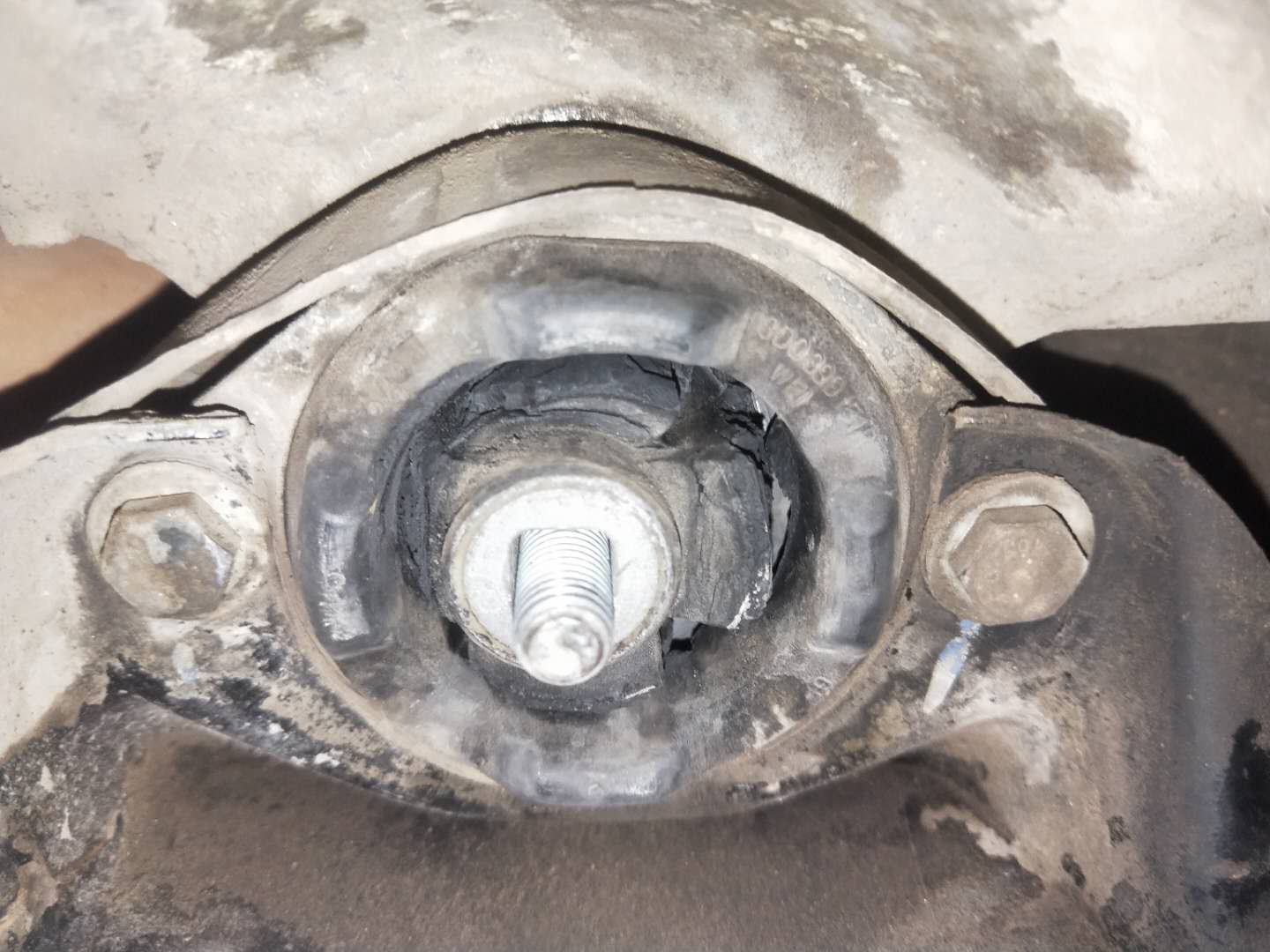 奥迪2.8V6发动机故障一大堆，最吓人的是差点把发动机甩出去
