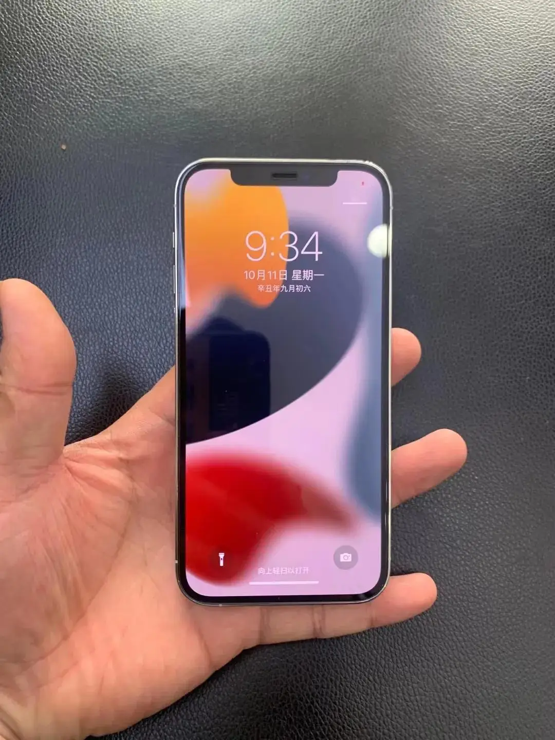 给自己的手机贴膜小技巧，简单又实用