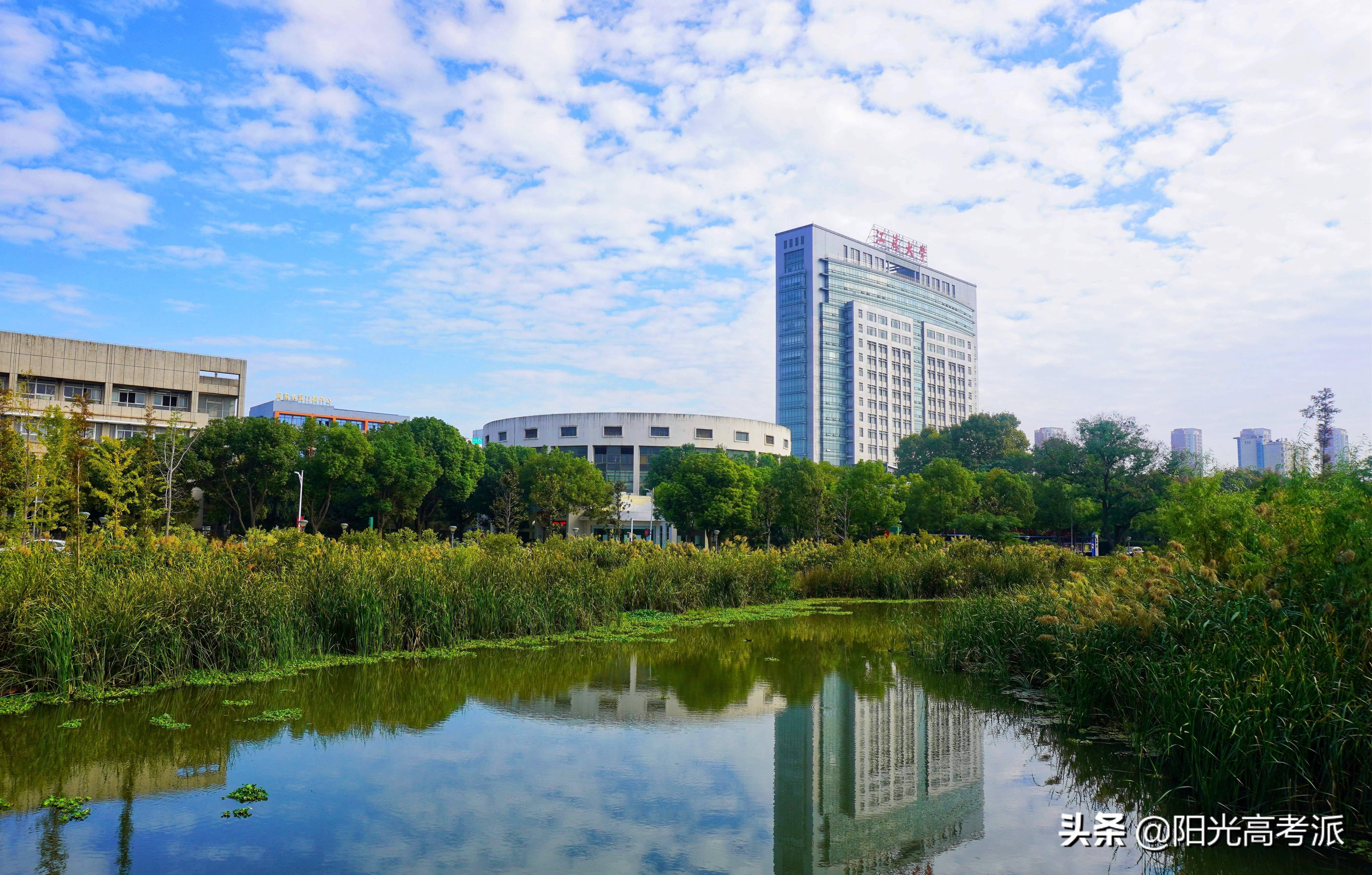 江苏大学、扬州大学实力对比：一眼便知谁更强