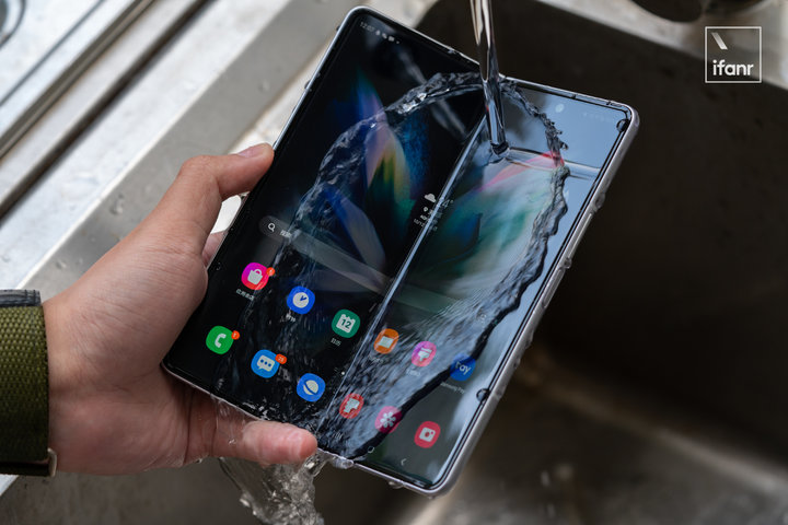 galaxyfold5g三星上下摺疊屏手機上市價格及配置參數