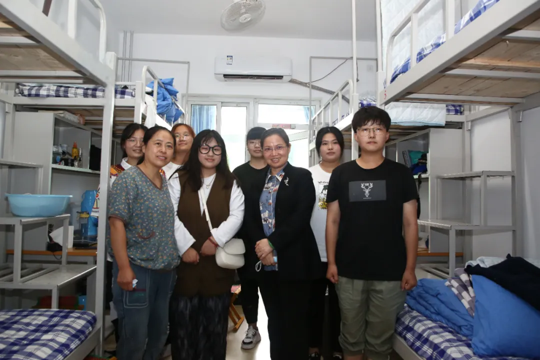 迎新｜山东工程职大一见倾“新”，满心欢喜，“雨”见最美的你