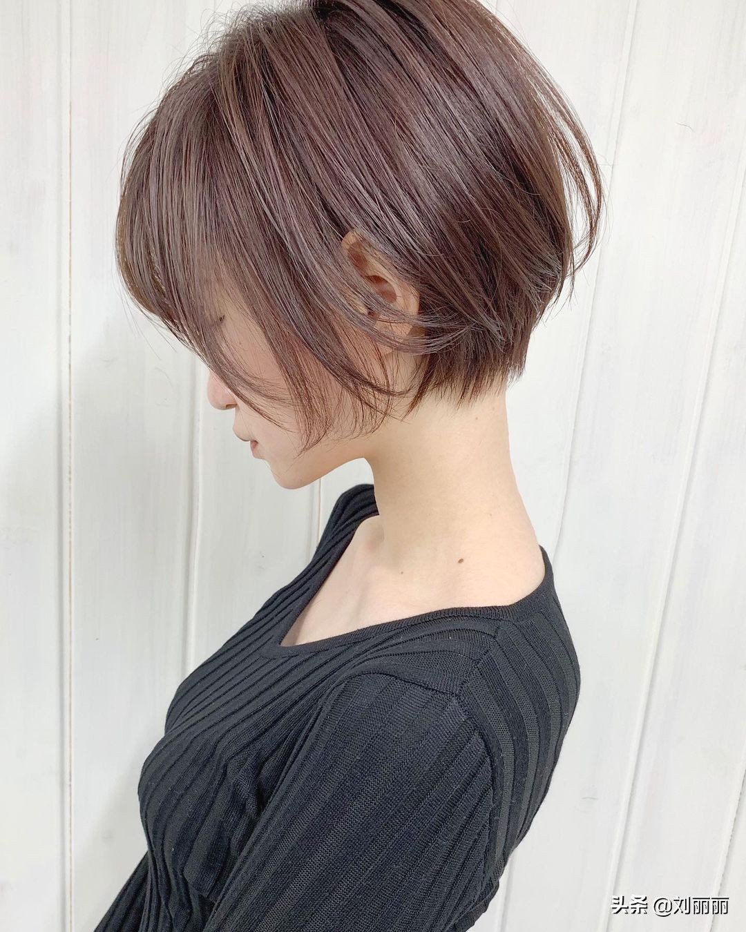 别再留长发了，今冬流行“三好短发”，越来越多女性这样剪