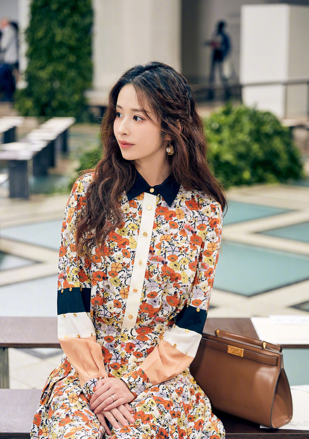 杂草女孩颖儿逆袭为女神，父母为了培养她差点离婚