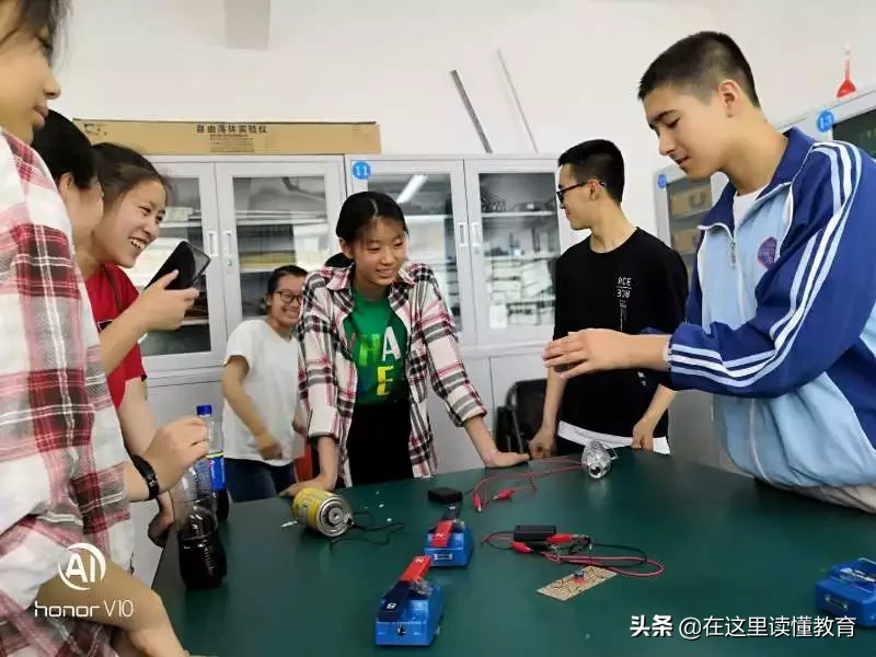 新疆最好的十所高中，乌鲁木齐占了七所！你认可吗？