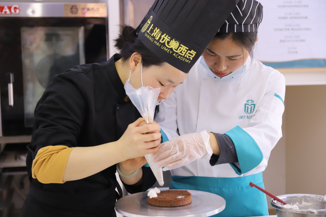 什么什么？这里学习西点烘焙没有门槛限制？