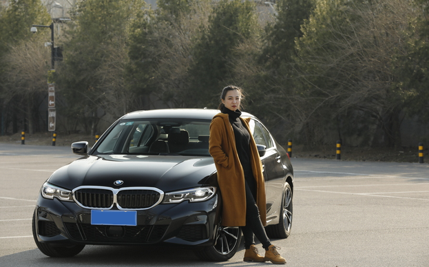 美女车主聊宝马3系,优点大于缺点