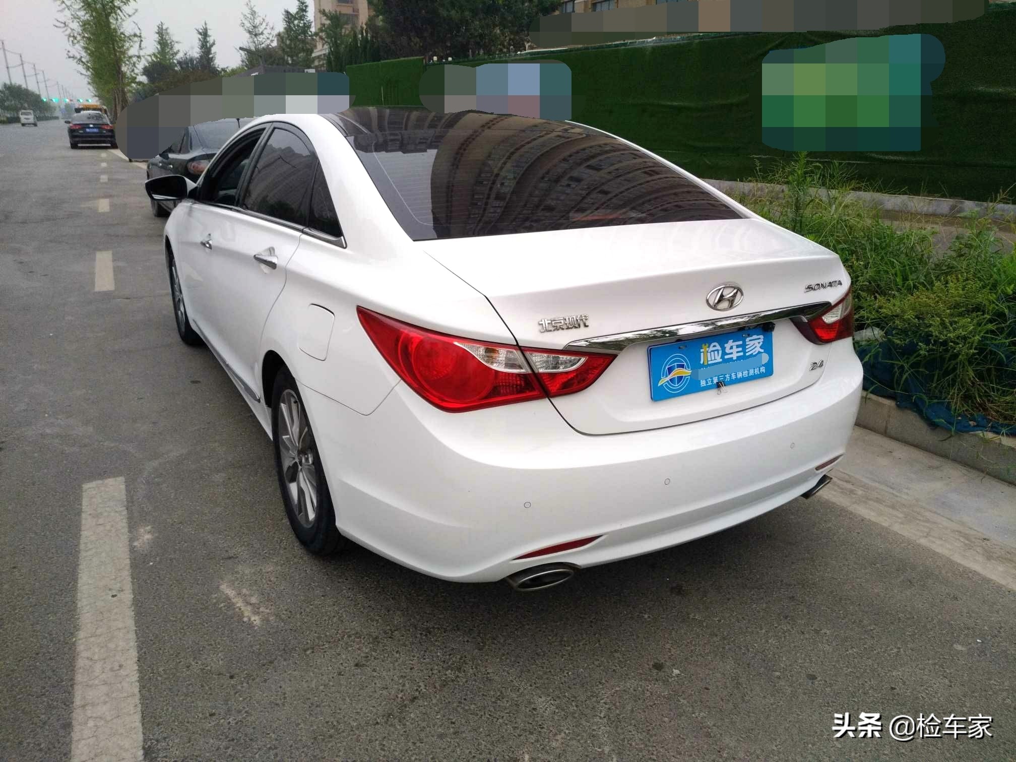索纳塔八车主笑不出来，才开三万公里就亏掉10万，网友：颜值崩塌