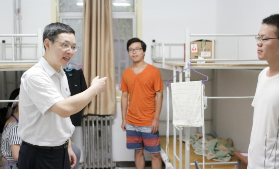 大学“毫无意义”的4件事，影响学习还浪费时间，学生最好避免