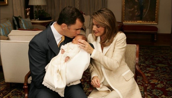 莱昂诺尔公主：13岁被印上硬币的未来女王，靠颜值拯救西班牙王室