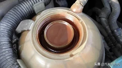 汽车冷却液彻底更换怎么做？“三步曲”每一步都是关键