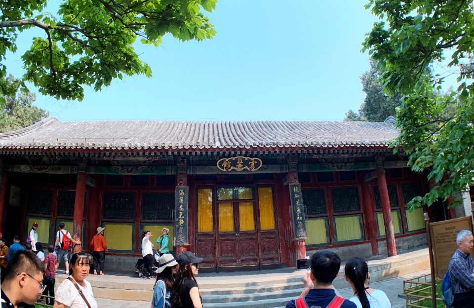 走进中国皇家园林颐和园，了解不为人知的故事