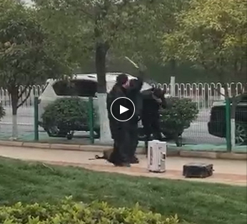 做验房师8年头一次遭袭头部缝6针，验房师并非专挑别人毛病，3名打人男子被行政拘留