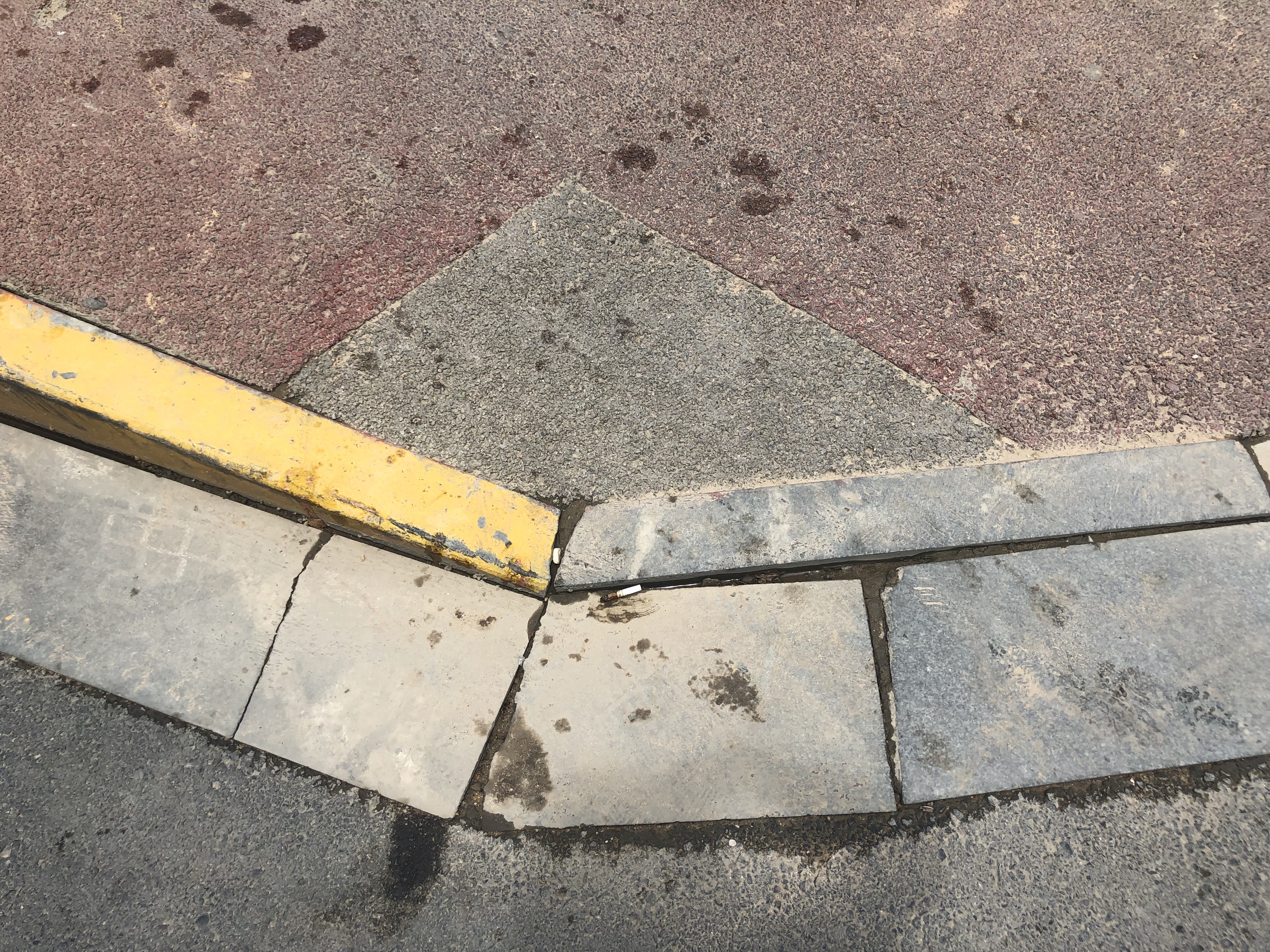 南昌实习女律师街头遇害：去年刚过司法考试，同学评价“温柔”、“努力上进”，凶手行凶动机仍不明