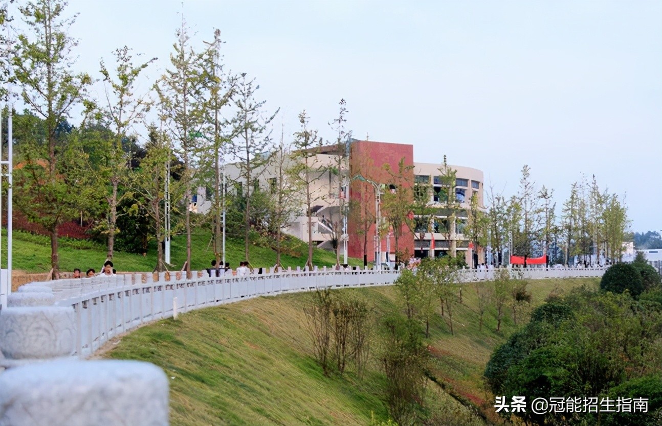 成都有哪些卫校？毕业后可以再参加高考吗？