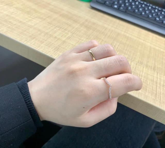 短粗手指戒指图片大全(什么样的人不适合) - 赤虎壹号