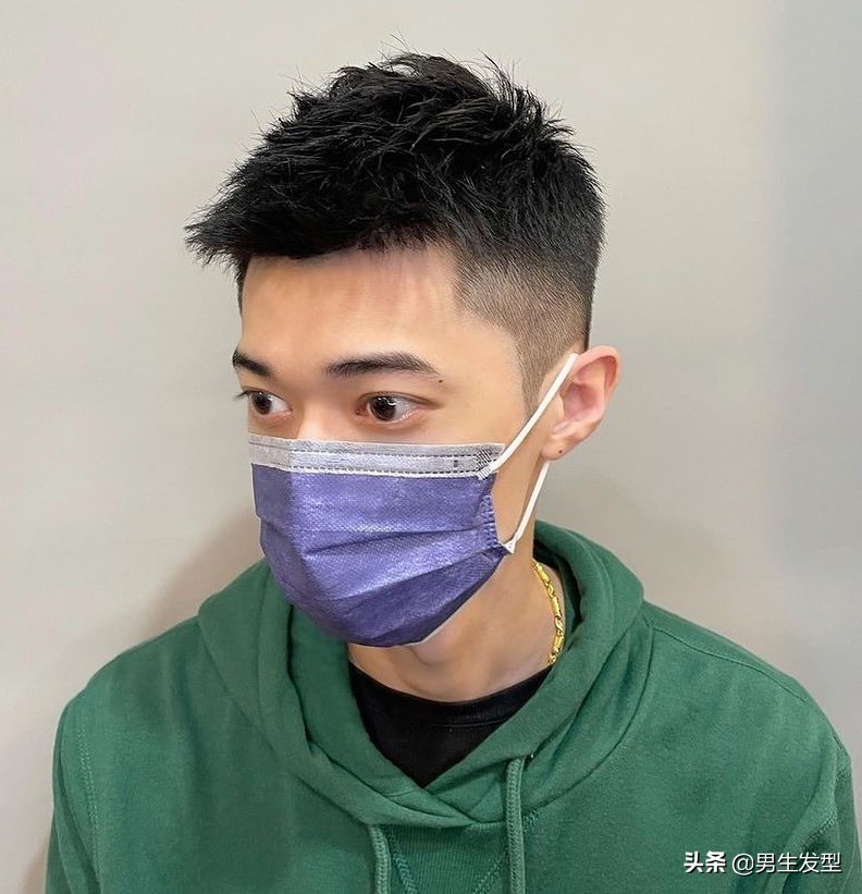 男生9款精选帅气发型，不管什么脸型，都很潮流显精神