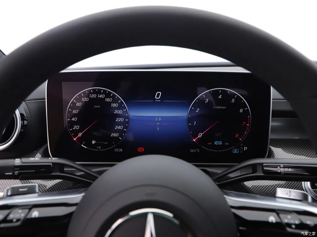 奔驰C 200 L 运动版：9AT+后驱！它是宝马3系的最大对手？