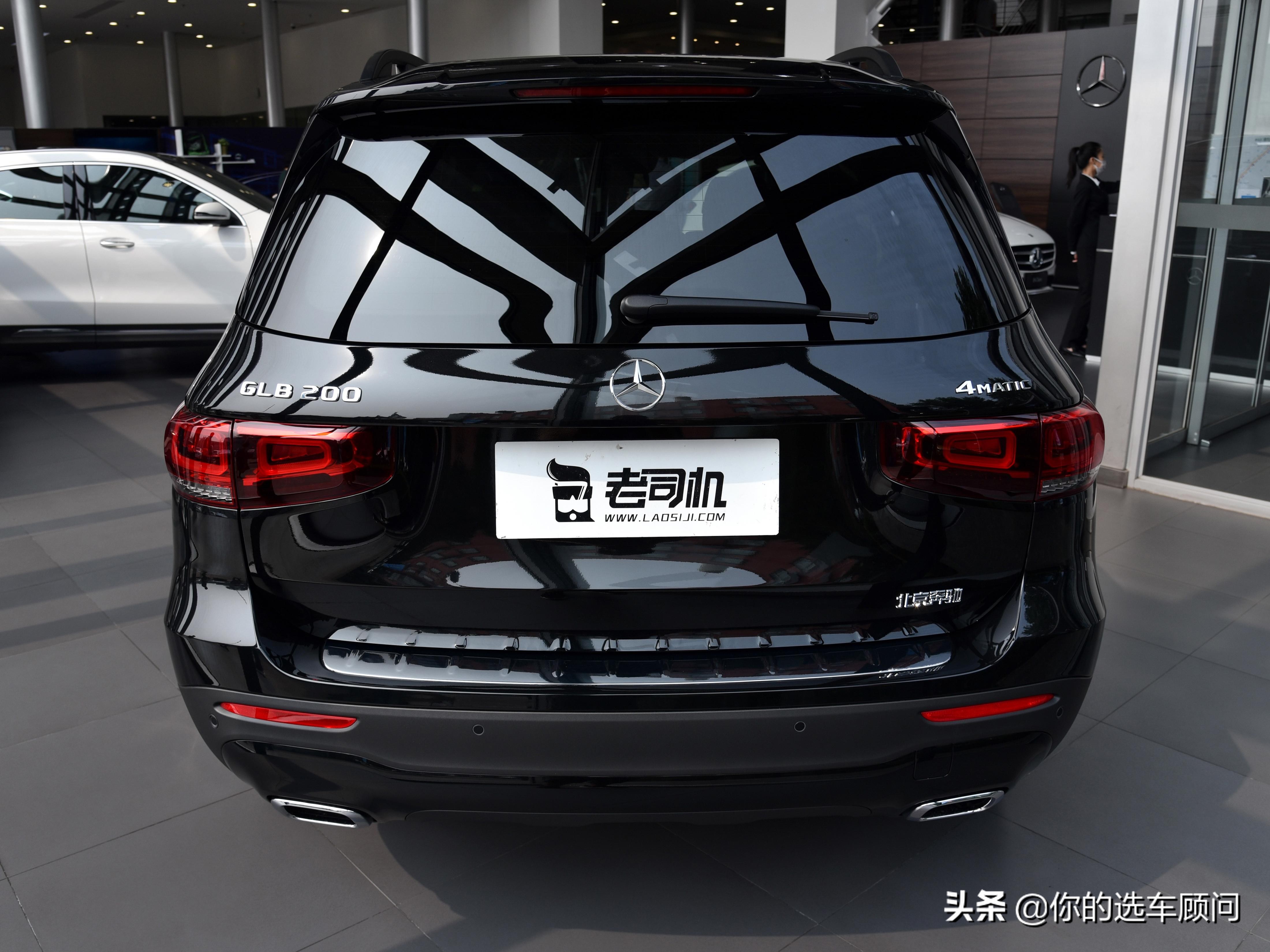 豪华入门7座suv,大空间价格低,油耗7l带四驱,带你看奔驰glb