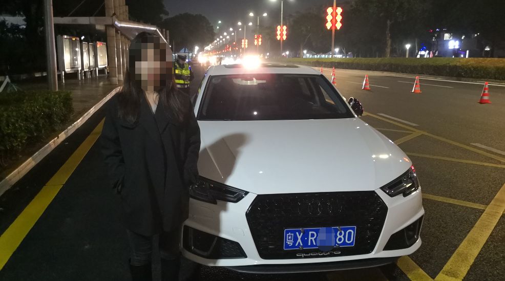 珠海仨女子开奔驰、奥迪半夜出门竟接连闯祸！醉猫女店长狂奔20公里只为补觉!