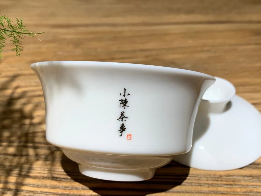 为什么说，白瓷盖碗才是最实用的茶具？3点道出精髓