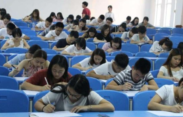 哈佛学子只睡4个小时，清华图书馆座无虚席？这些“鸡汤”你信吗