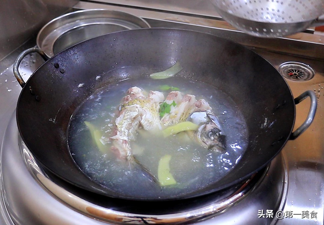 图片[6]-【跳水鱼】做法步骤图 厨师长教你饭店“跳水鱼”做法 香辣入-起舞食谱网