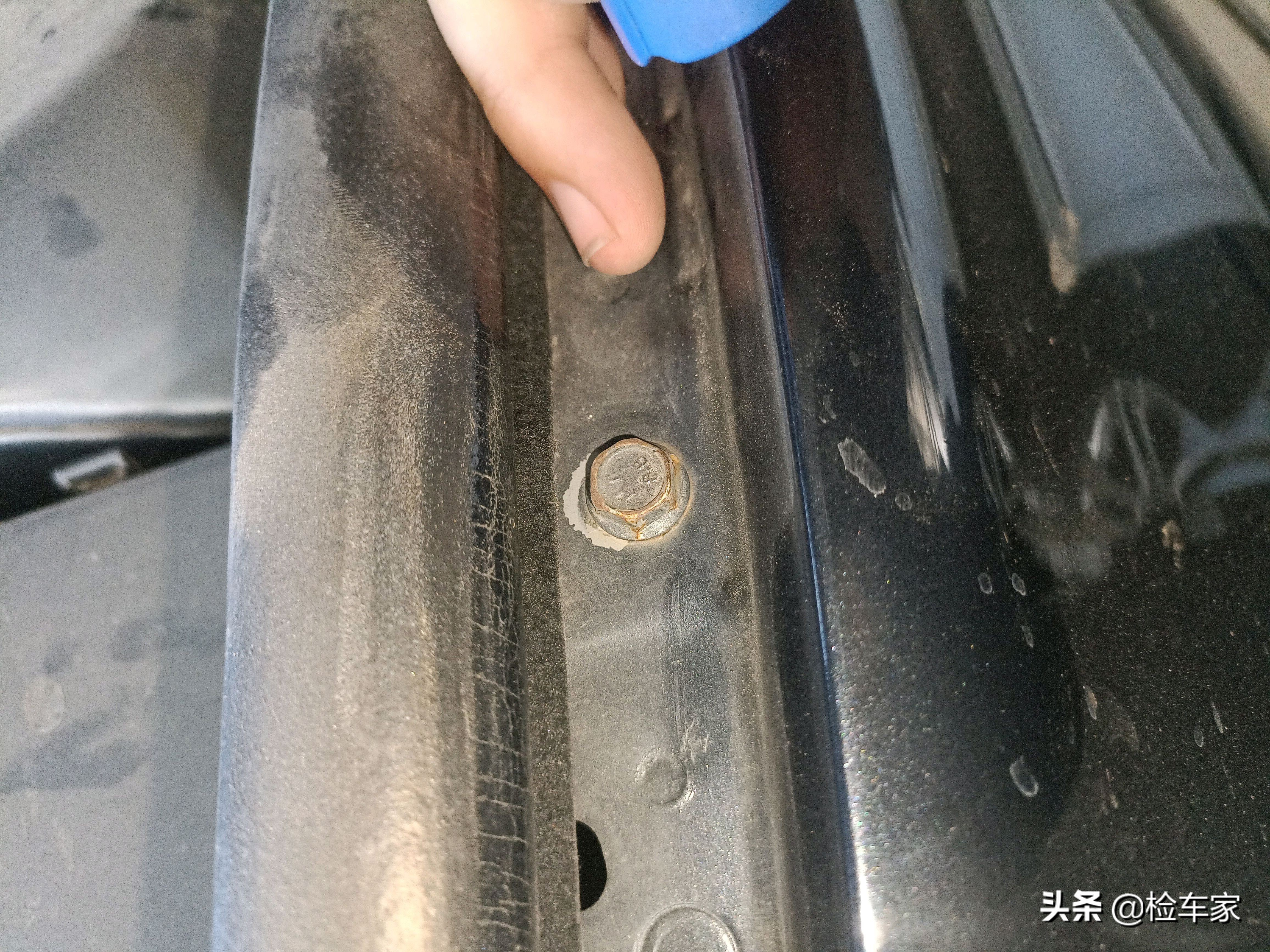 家轿典范，舒适性同级无敌，9万买辆才7万公里的日产天籁值不值？