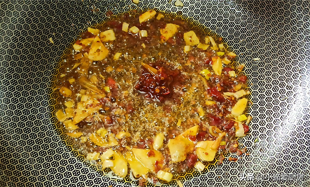 东北溜豆腐的做法大全（10分钟教你做出东北溜豆腐）