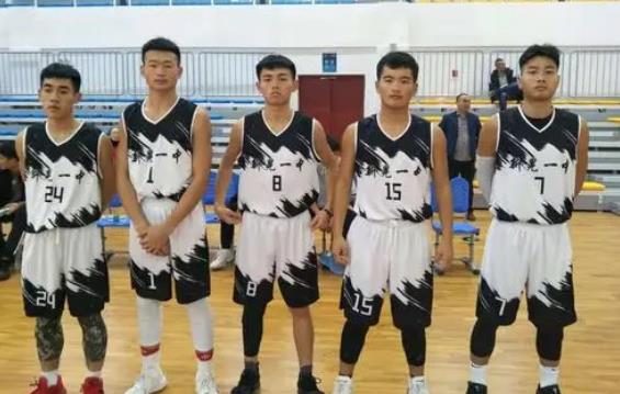 高中教室的四种vip座位，基本都落在学渣头上，有一种学霸也喜欢