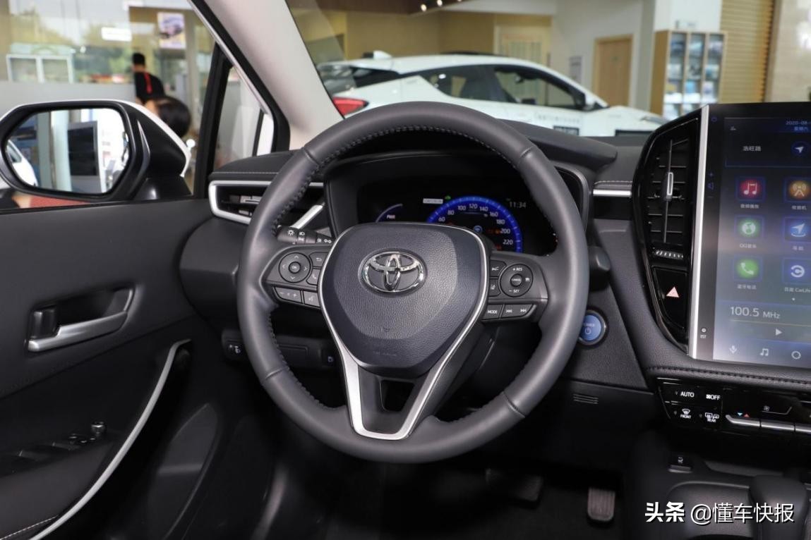 15万元时尚家用高品质轿车，别克威朗Pro/丰田卡罗拉怎么选？