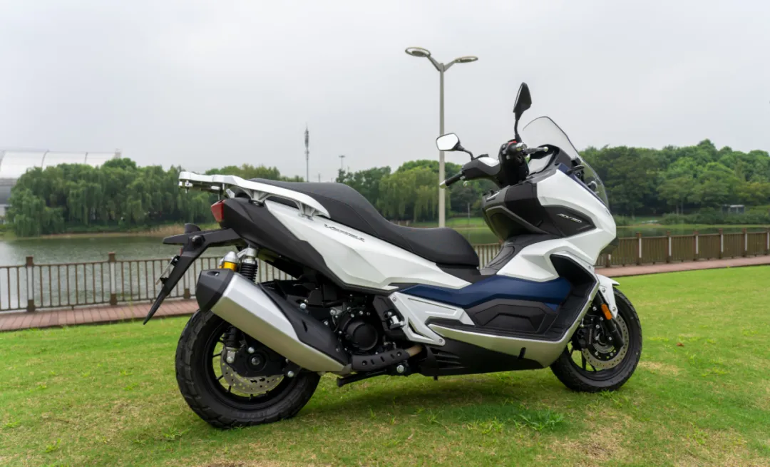 看起来很ADV的踏板—27890元起大阳ADV350静态测评