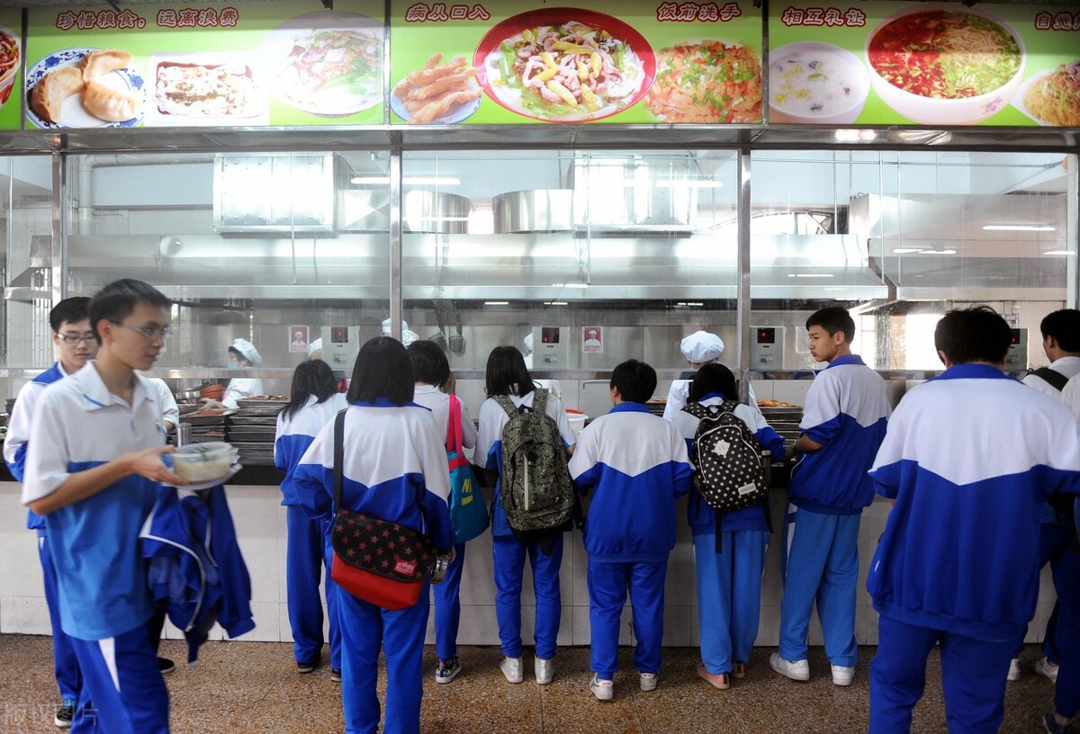 投20万大学食堂开店，每天卖六千赚到手却差点亏钱！食堂开店必看