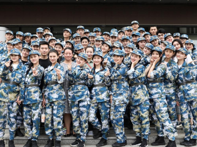 今年高考本科投档线出炉，2所985和1所211大学分数线是521和418分