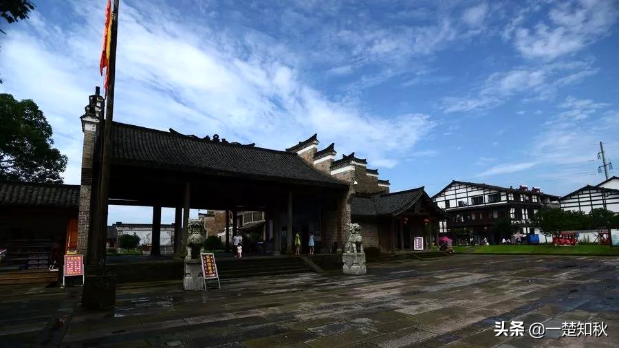 《水浒传》的开篇之地在江西，这个古镇被誉为“中国道教第一镇”