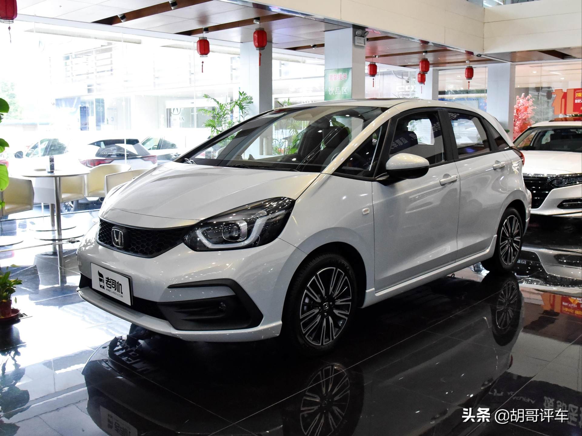 日本合资微型小汽车，小巧灵动，经济省油新选择