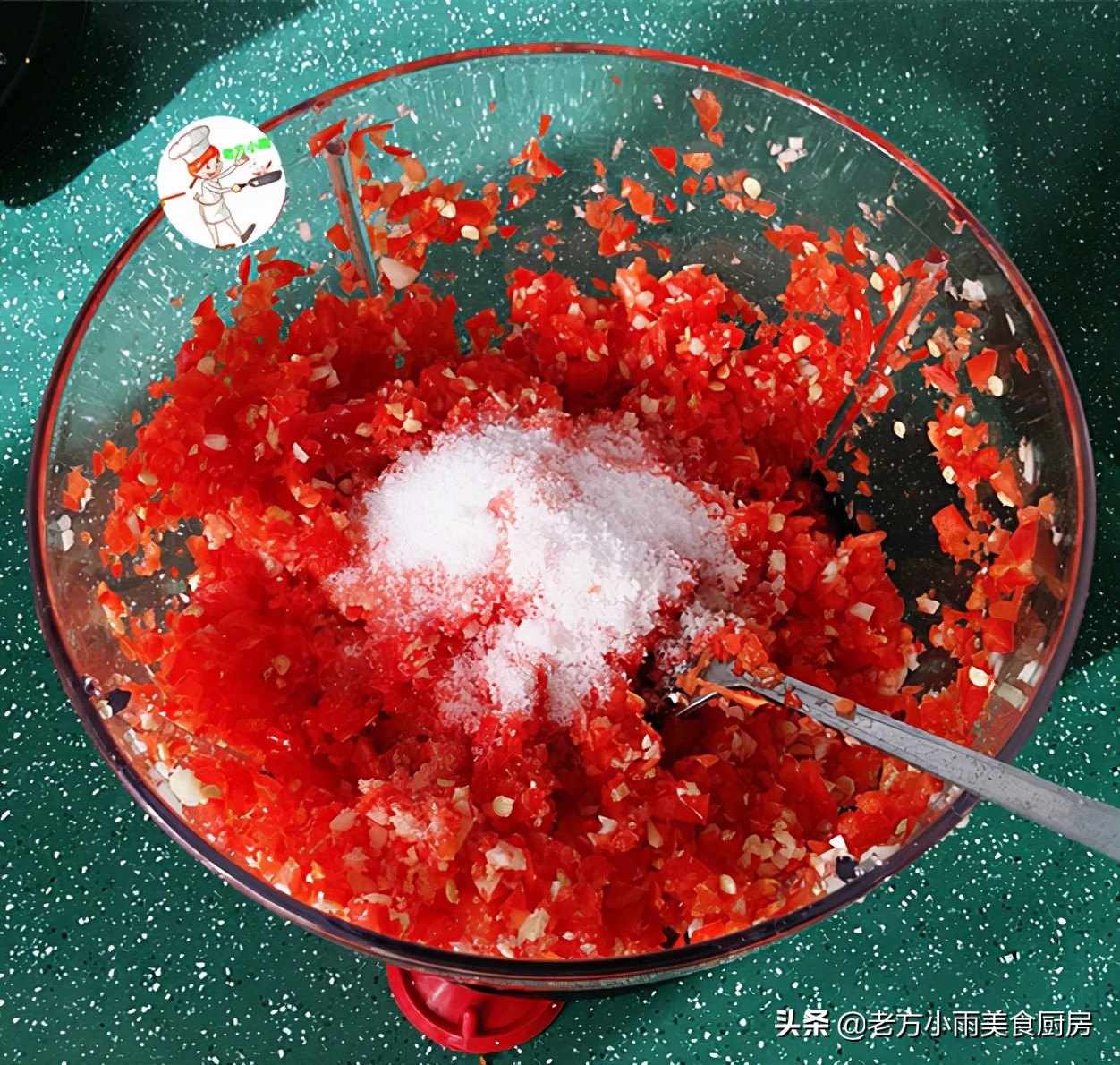 教你腌辣椒新做法，不用剁不用剪，不放白酒香又鲜，很多人不知道