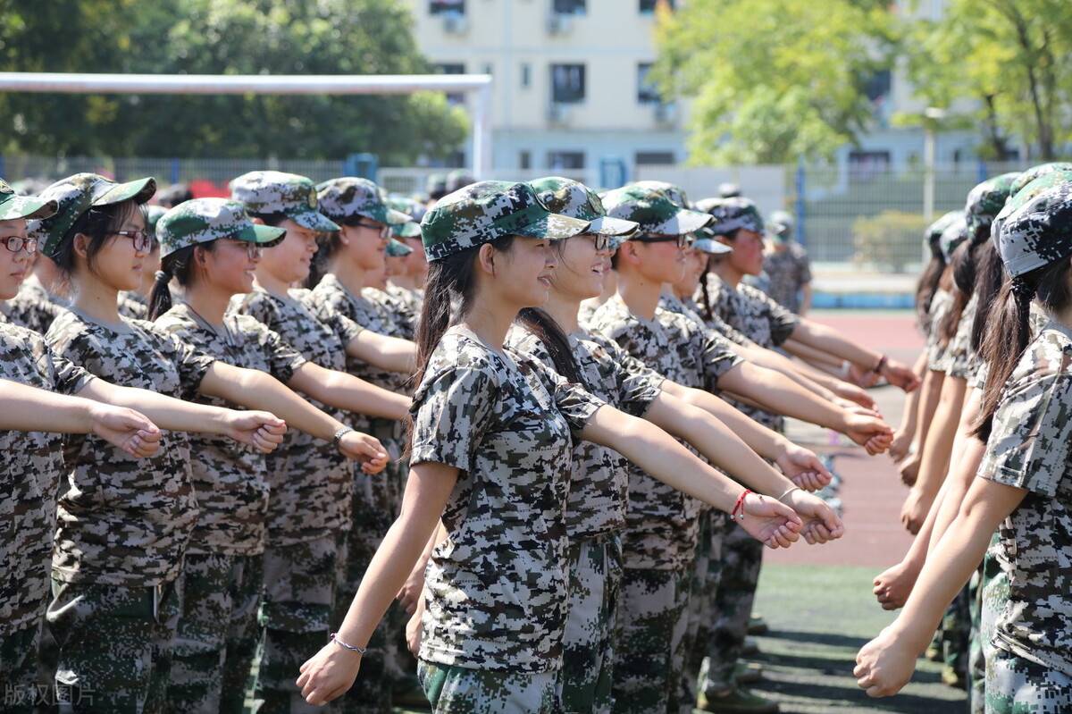 动如沧海连排浪，静似青松盘石根（付若桁专辑，军训花絮）