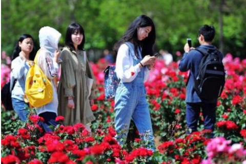 国内大学宿舍4个等级，从顶配公寓到寒酸十人间，学生我们心态好